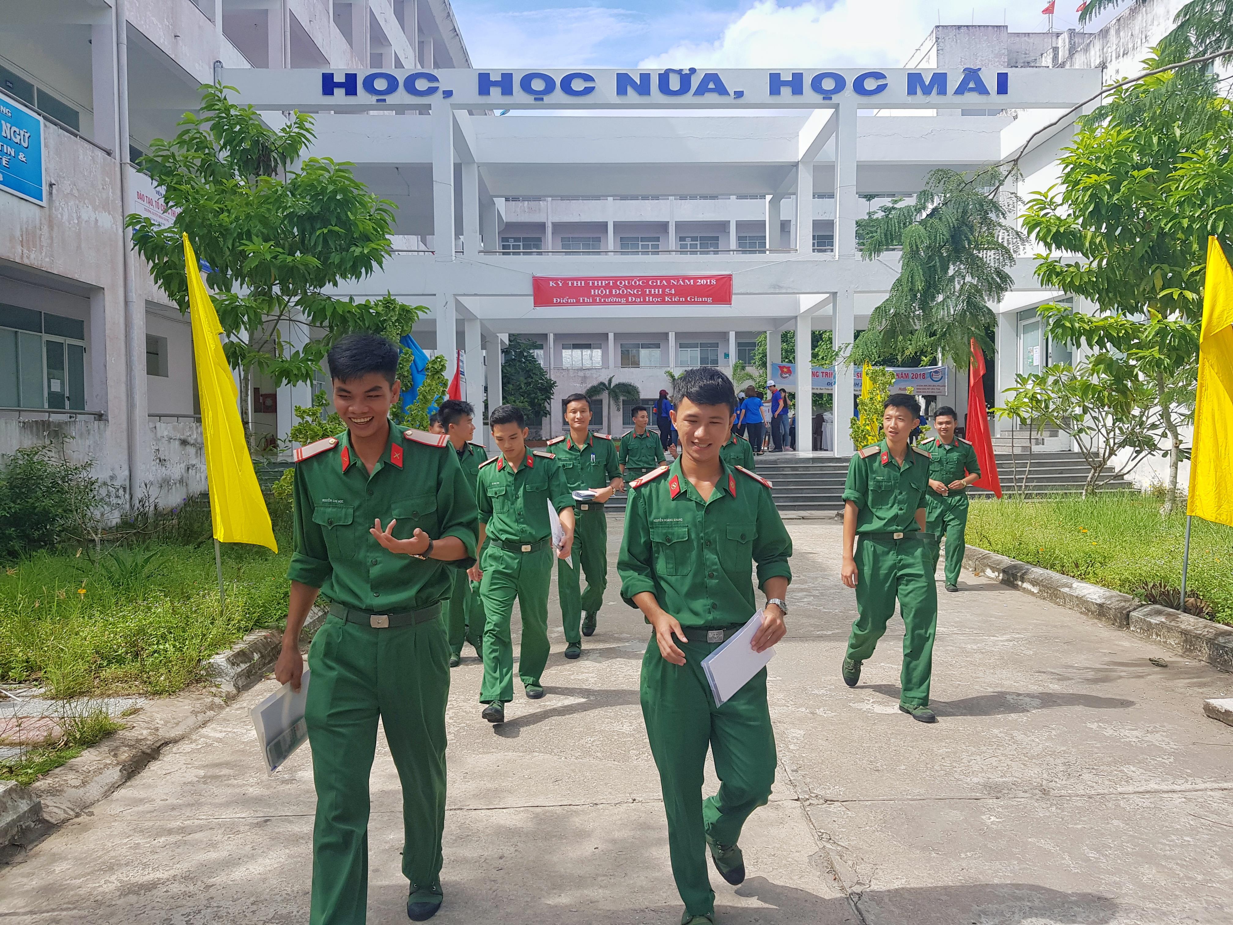 Ngày thi thứ hai diễn ra nghiêm túc, an toàn